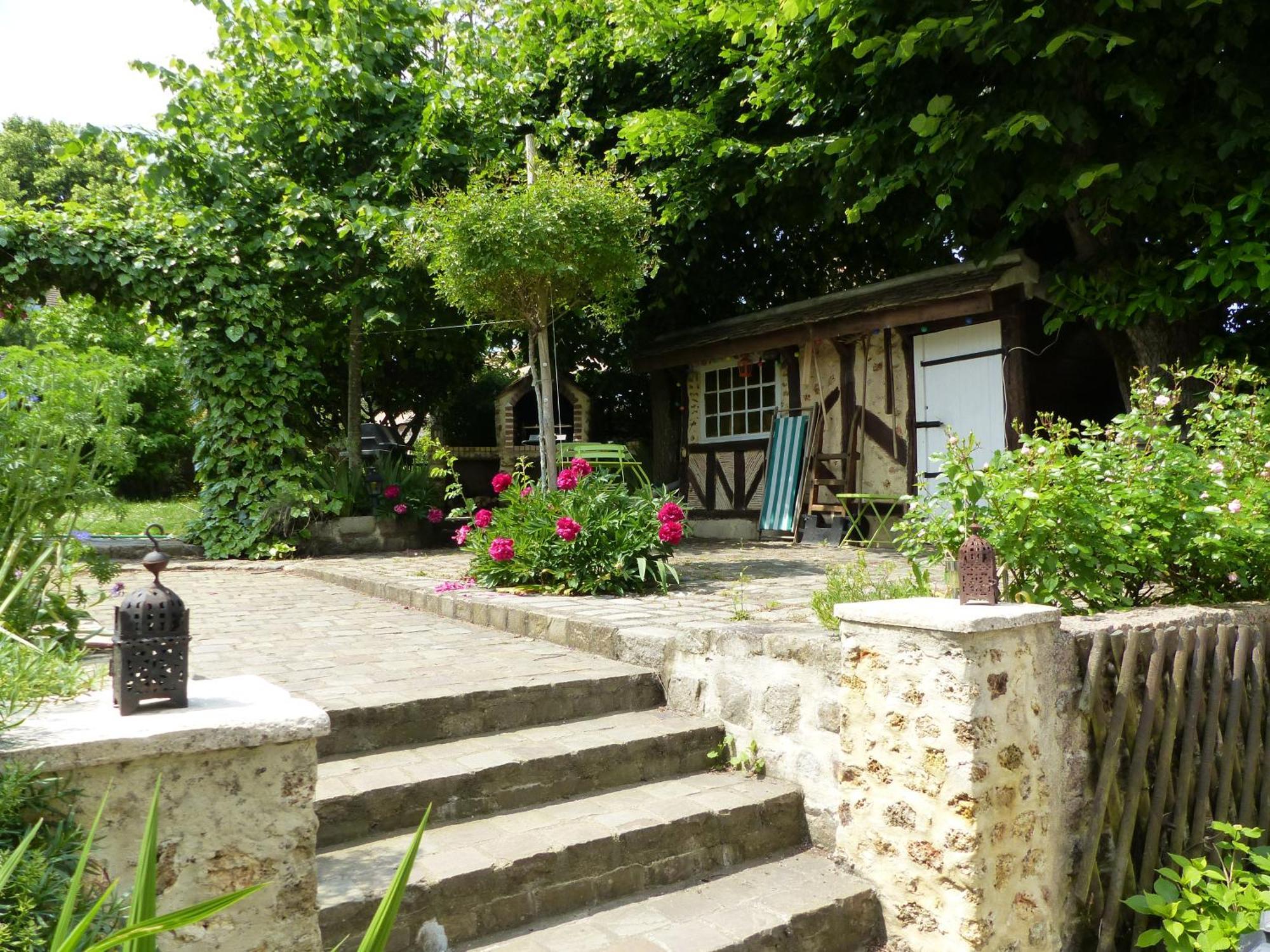 Maison D'Hotes La Source Magny-les-Hameaux Exterior foto